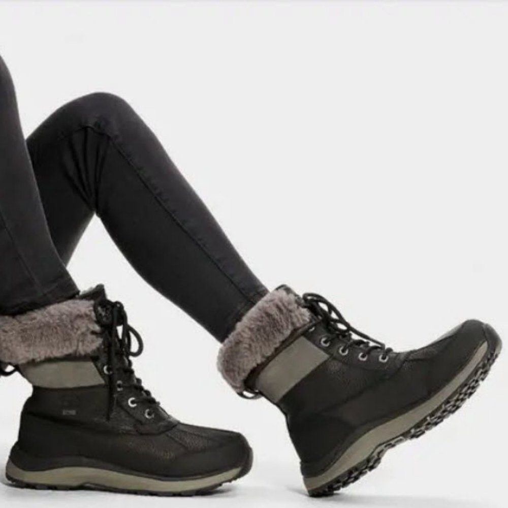 UGG ADIRONDACK III BOOT Size 9, MINT